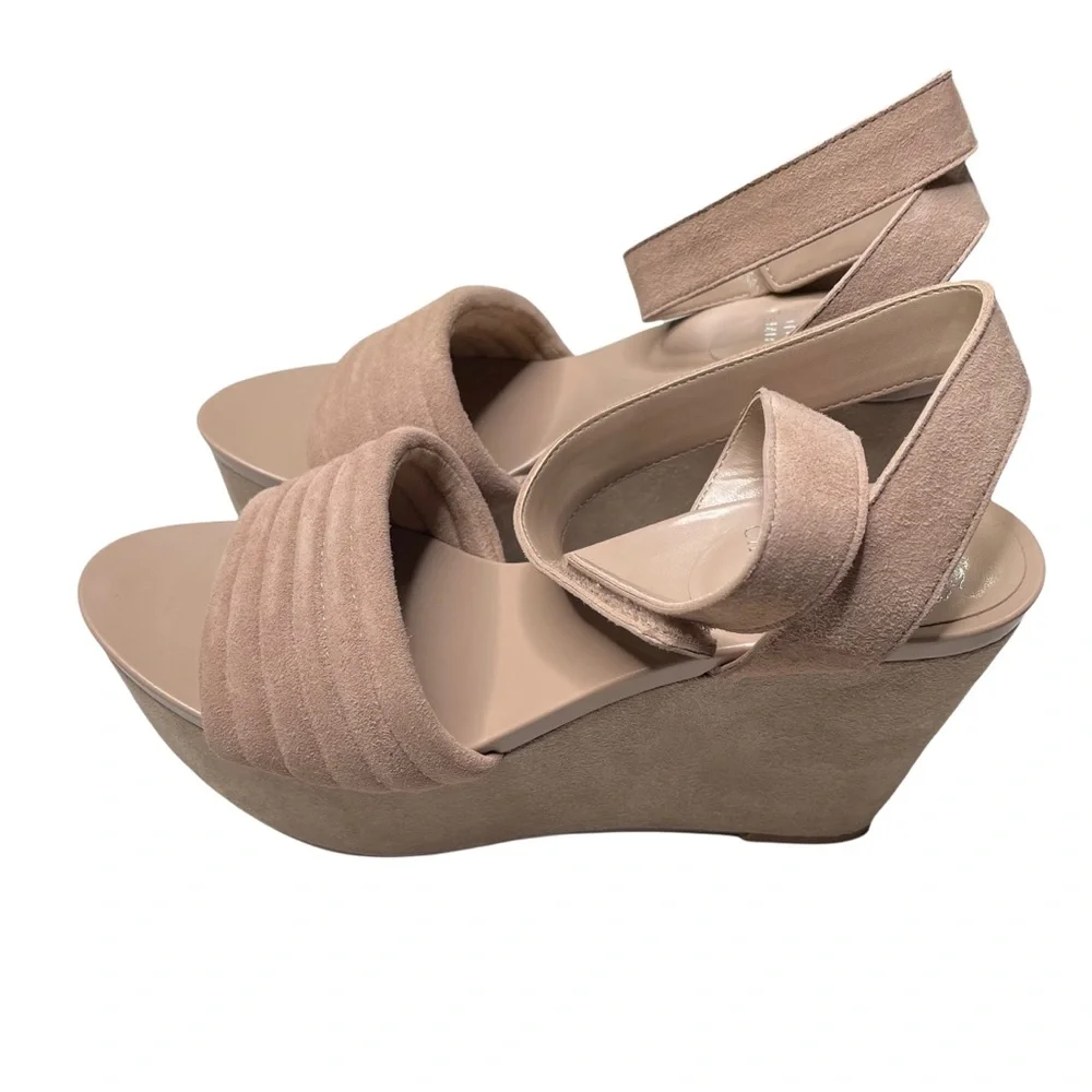 Vince Camuto Size 7 1/2 M